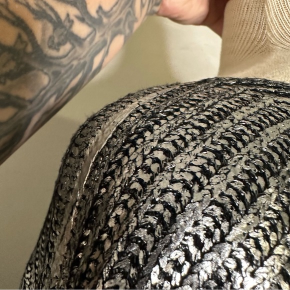 Huang Shu Chi Silver Metallic Top Large Medium - Picture 10 of 10